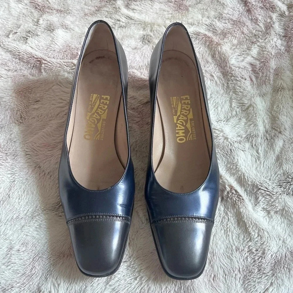 Salvatore‎ Ferragamo Leather BalletCore Square-Toe Pumps - Picture 1 of 13